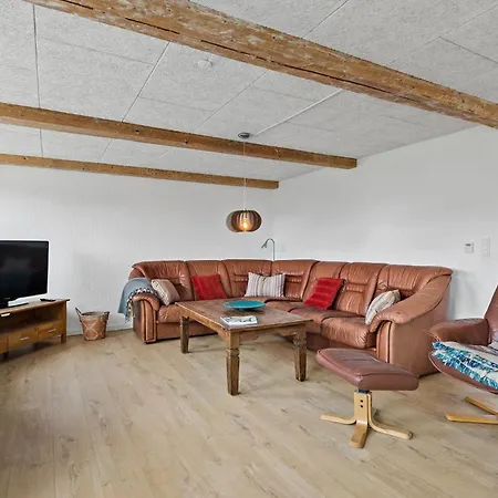 Vakantiehuis Stunning In With Wi-fi