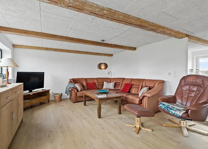 Vakantiehuis Stunning In With Wi-fi